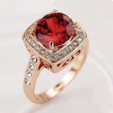 Bague rubis avec couronne | Or rose