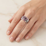 Bague avec rubis et fleurs | Or blanc