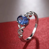 Bague rétro avec cristal bleu | Or blanc