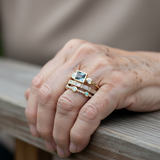 Bague rétro avec des cristaux bleus | Or