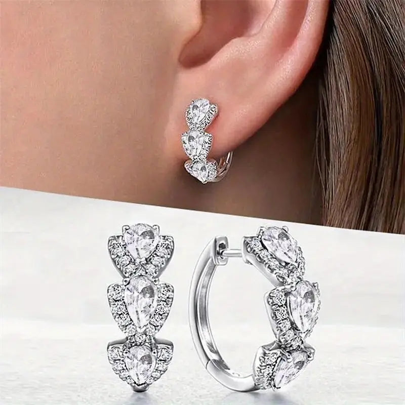 Boucles d'oreilles à rayures avec cristal brillant | Or