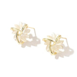 Boucles d'oreilles élégantes et raffinées avec des fleurs d'opale | Or