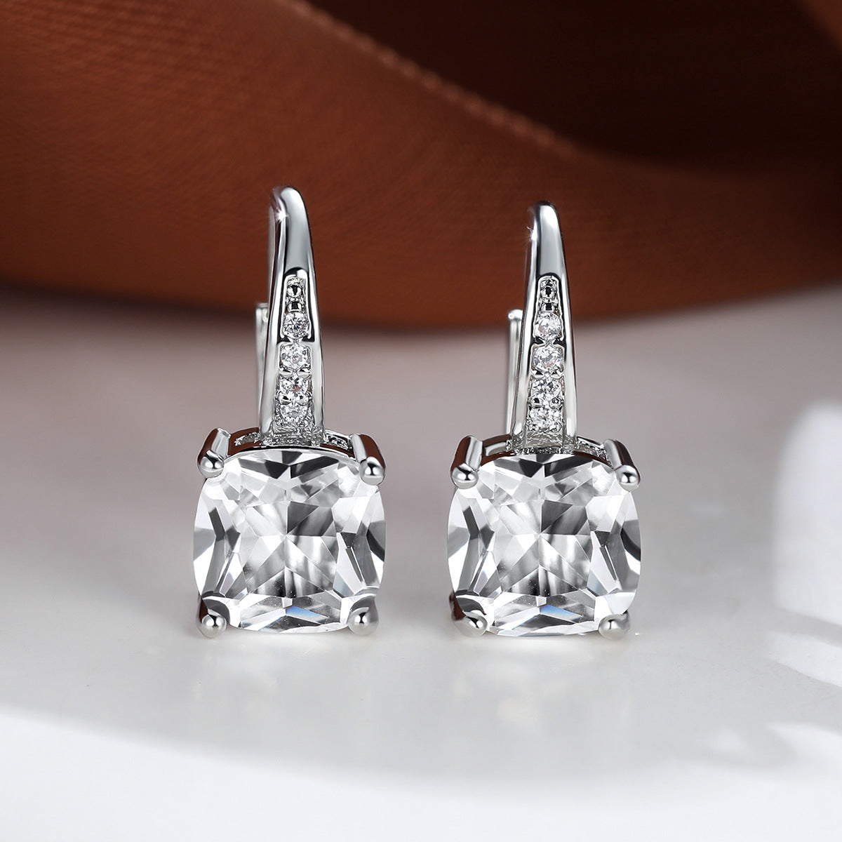 Boucles d'oreilles en anneau en pierre mystique | Or