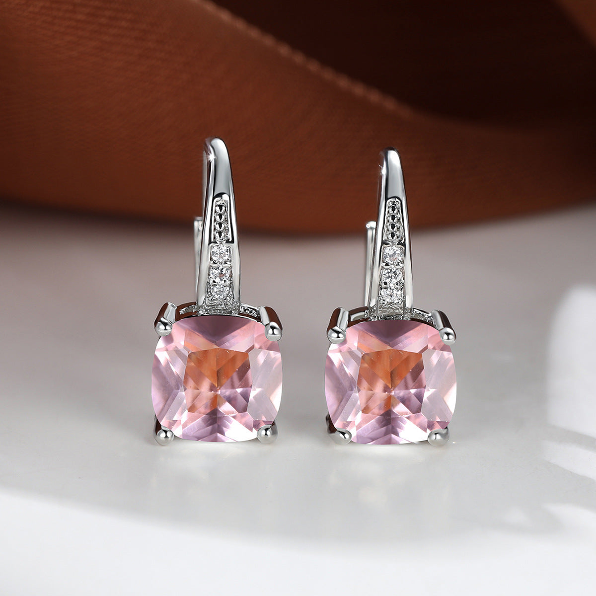Boucles d'oreilles en pierre mystique | Or blanc