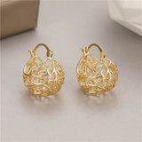 Boucles d'oreilles rétro en goutte avec finition | Or