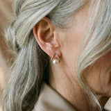 Boucles d'oreilles triangulaires avec des perles élégantes | Or
