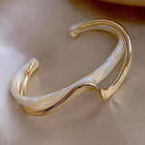 Bracelet ouvert élégant en émail blanc et or | Or