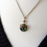 Collier rétro libellule cristal vert | Or