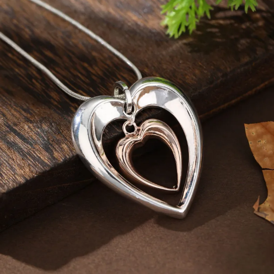 Collier avec un cœur suspendu en deux tons | Or bicolore