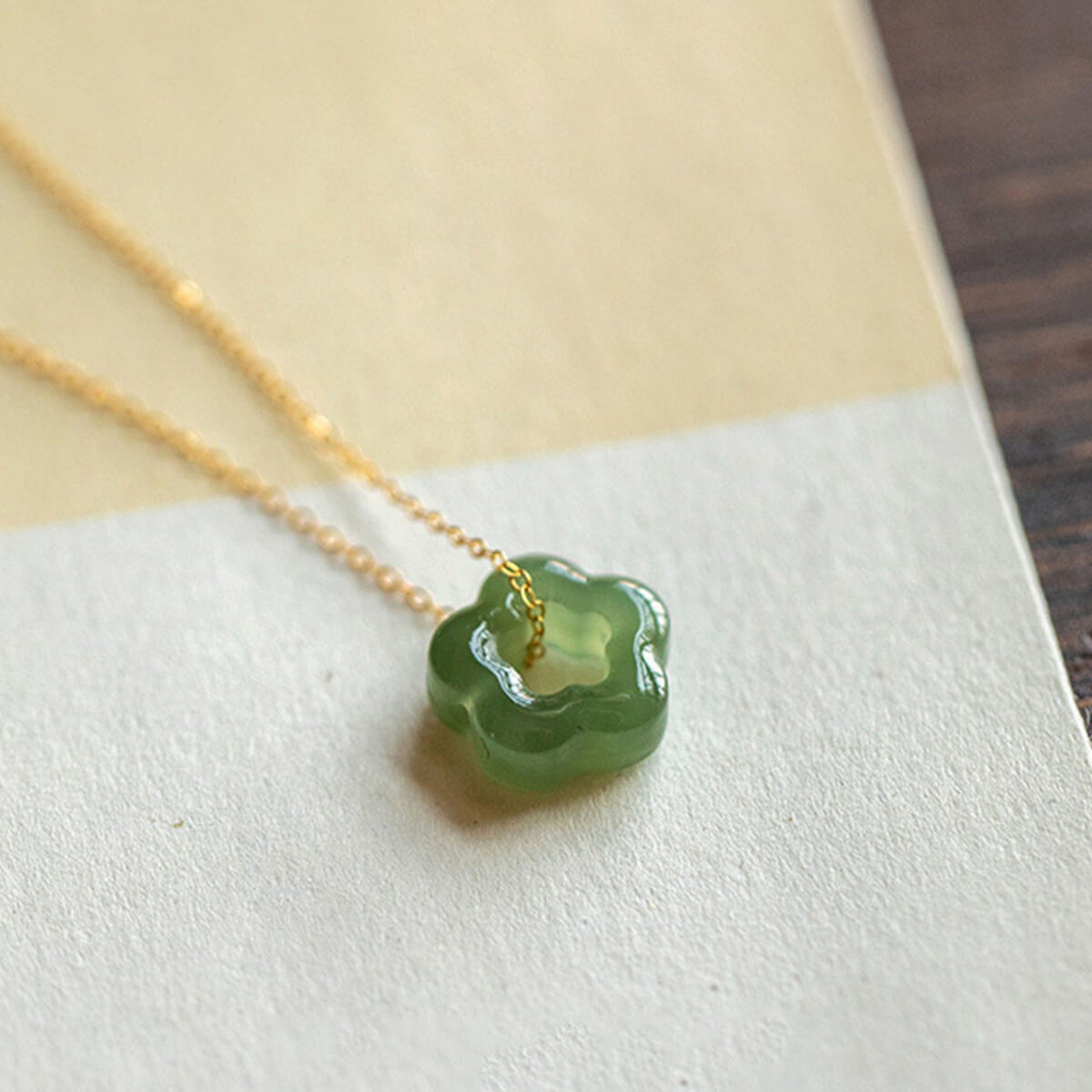 Collier de fleurs avec jaspe | Or
