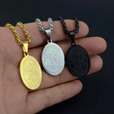 Collier ovale avec portrait d'ange en acier inoxydable | Or