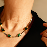 Collier rétro à brillants verts | Or
