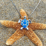 Ensemble de collier et boucles d'oreilles avec tortue de mer en opale | Or blanc